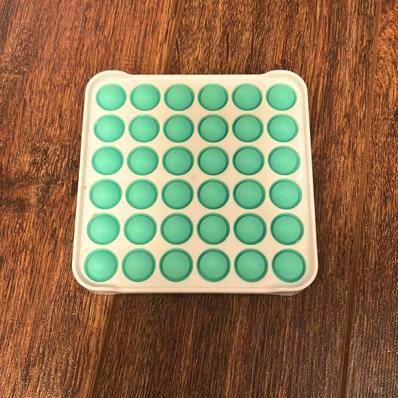 Hard shell pop it fidget toy - Picture 1 of 1